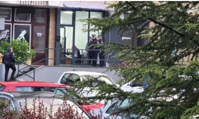 Nastavak akcije “Šešir”: Policija pretresa kancelariju Konstantina Savića