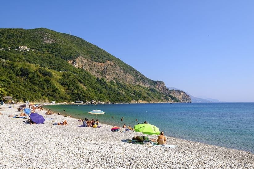 Ova plaža u Crnoj Gori je na listi 50 najljepših u Evropi za 2026: Evo koliko tu košta smještaj