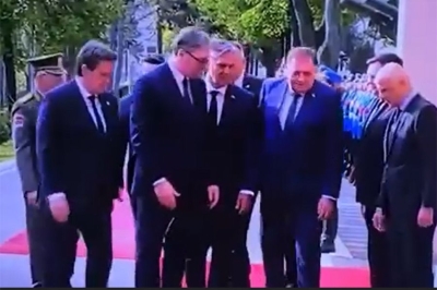 Skandal u Beogradu: Pogledajte šta je Milorad Dodik uradio Siniši Karanu...