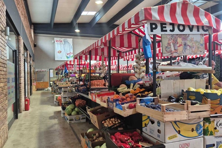 Gradska pijaca prodata i prestaje sa radom: Prodavci mole samo jedno