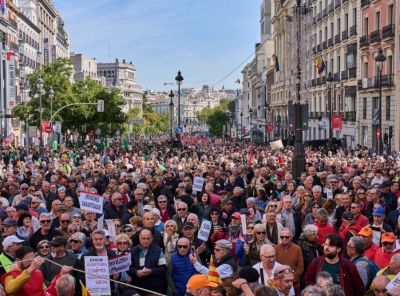 Hiljade ljudi protestuju u Turskoj protiv pritisaka na novinare