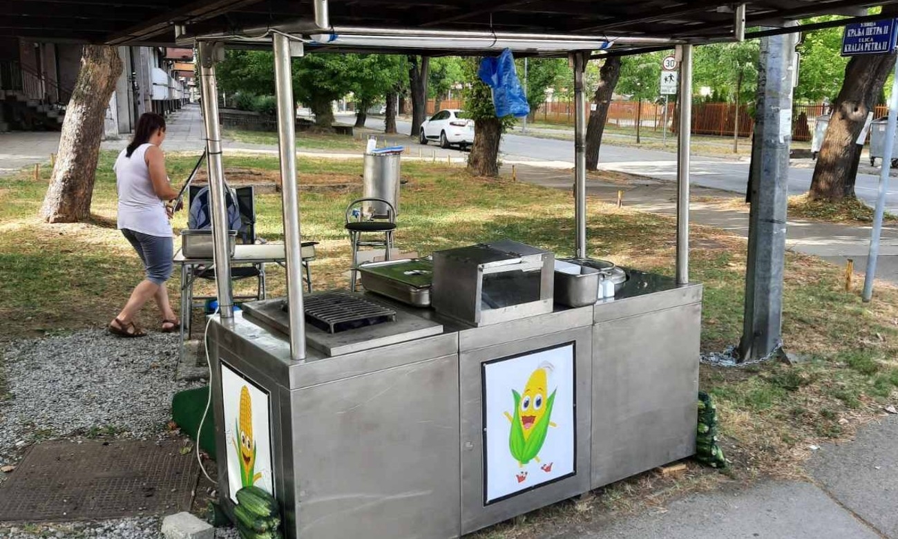 Oglas koji je iznenadio mnoge: Ovo je plata koju dobijete za prodaju kukuruza FOTO