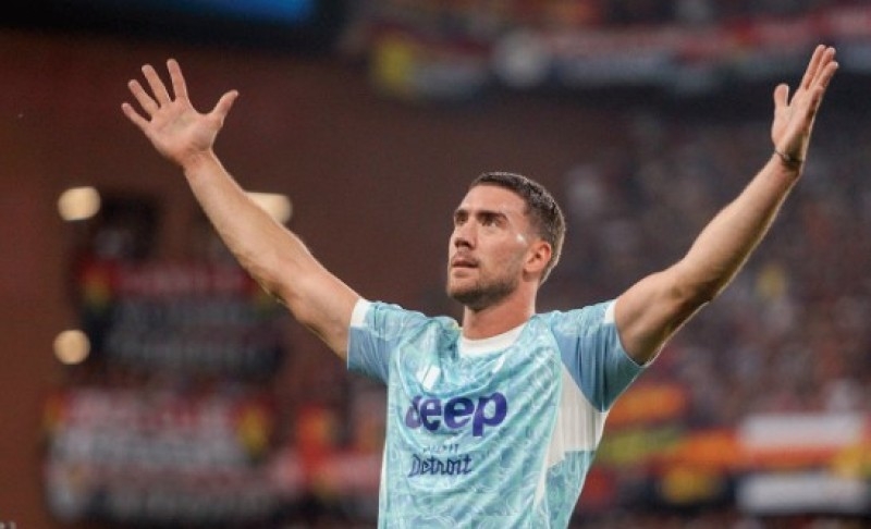 Čuveni Italijan bira Vlahovića ispred Levandovskog: Trenirao sam ga i dobro ga poznajem