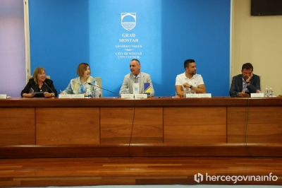 VIDEO Burna rasprava u Gradskom Vijeću Mostara: HRS izašao, dnevni red na kraju nije usvojen