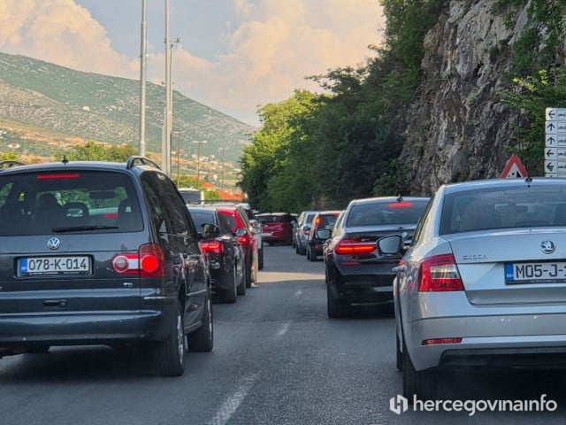 Sudar na Novoj gradskoj magistrali izazvao velike gužve u smjeru Rodoča