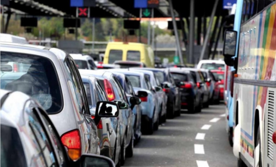 VODIČ ZA BH. PUTNIKE: Kako preći granicu bez gužve i šta ne smijete raditi kako biste izbjegli kaznu od 1.000 eura