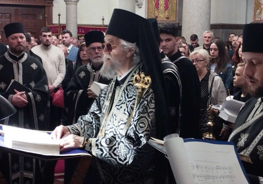 Ponoćna liturgija u Banjaluci! Mitropolit Jefrem: Radost Hristovog vaskrsenja da uđe u srca