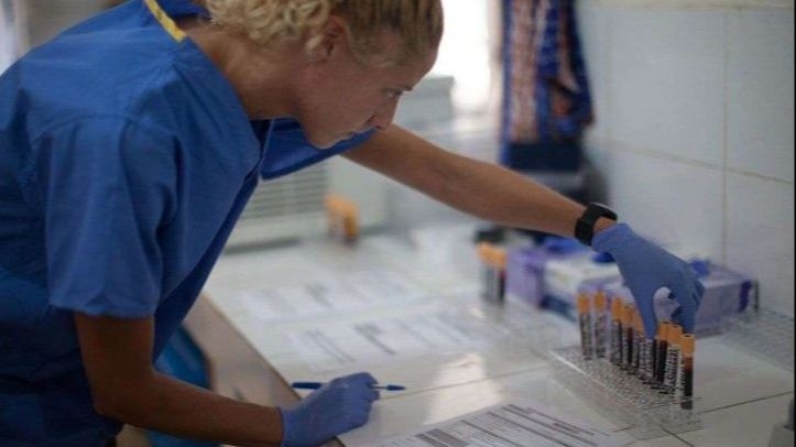 Ebola se širi među zdravstvenim radnicima