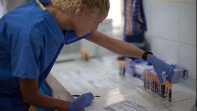 Ebola se širi među zdravstvenim radnicima