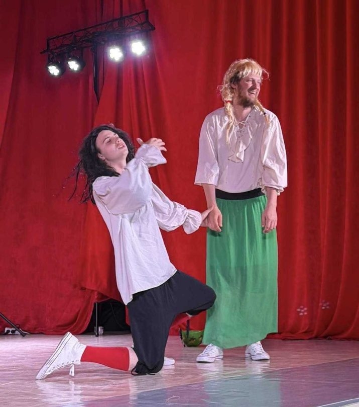 Ekipa predstave „Ovo je zaista dobar tekst“ na međunarodnom festivalu u Bugarskoj (Foto)