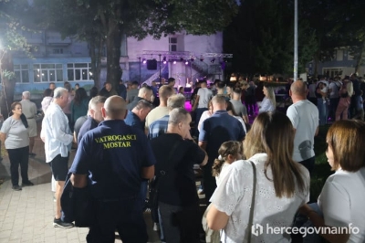 FOTO/VIDEO Održan humanitarni koncert za vatrogasca iz Stoca Draženka Pažina