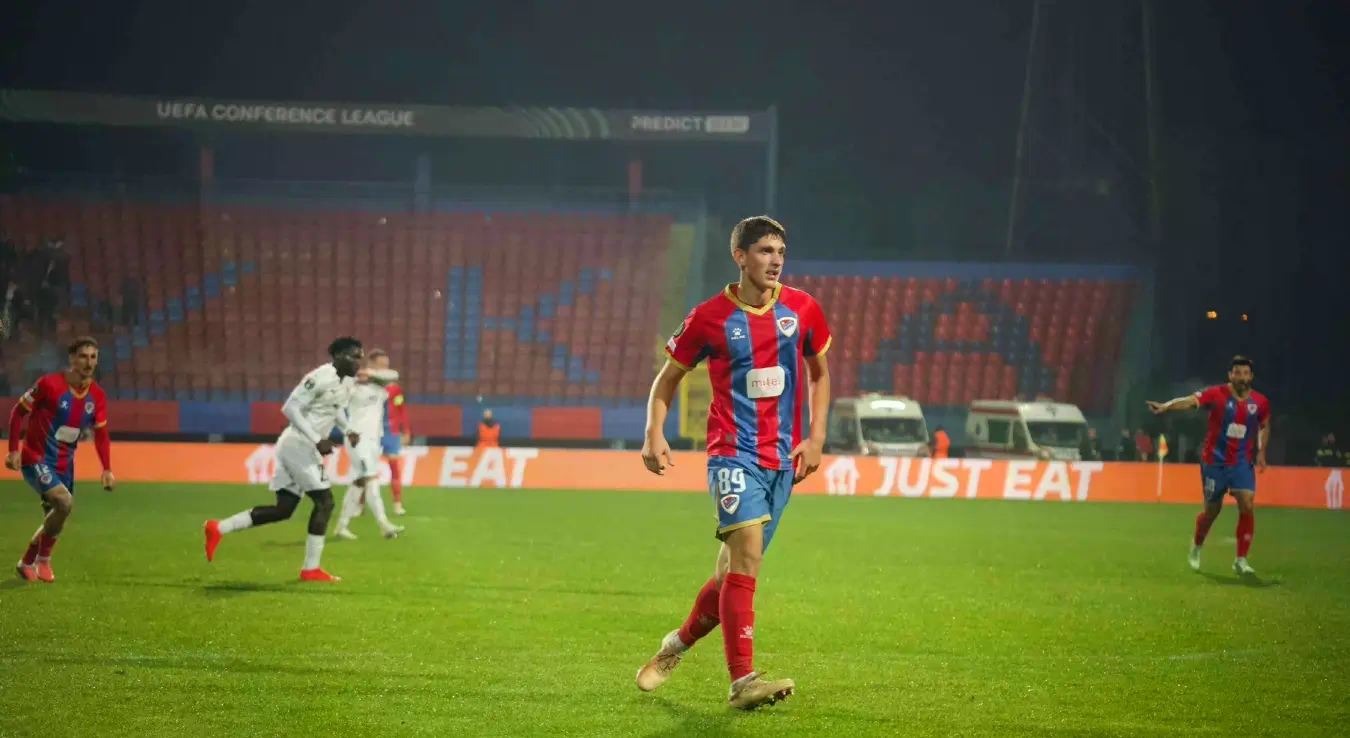Борац води 2:0 против КуПС-а, Матеј Декет одушевио навијаче