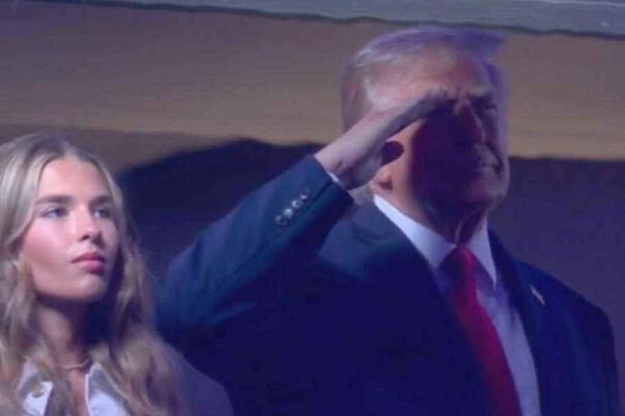 DEBAKL PREDSJEDNIKA AMERIKE: Došao na košarkaški spektakl, a kada se njegova slika pojavila na velikom ekranu nastao je HAOS! (VIDEO)