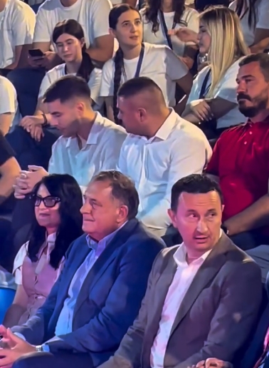 Dodik helikopterom sletio u Trebinje, pa doživio debakl