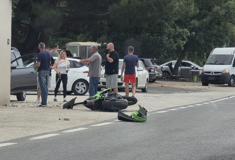 Teška prometna kod Zadra, dvoje mrtvih