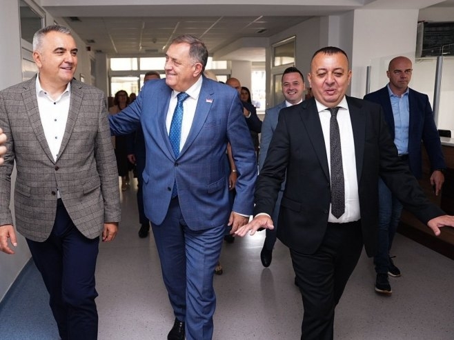 Dodik: Univerzitetska bolnica u Foči zaslužuje da bude klinički centar (FOTO)