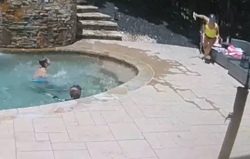 (VIDEO) Majku sekunde dijelile od smrti: Sin (10) reagovao u posljednjem momentu i spriječio tragediju