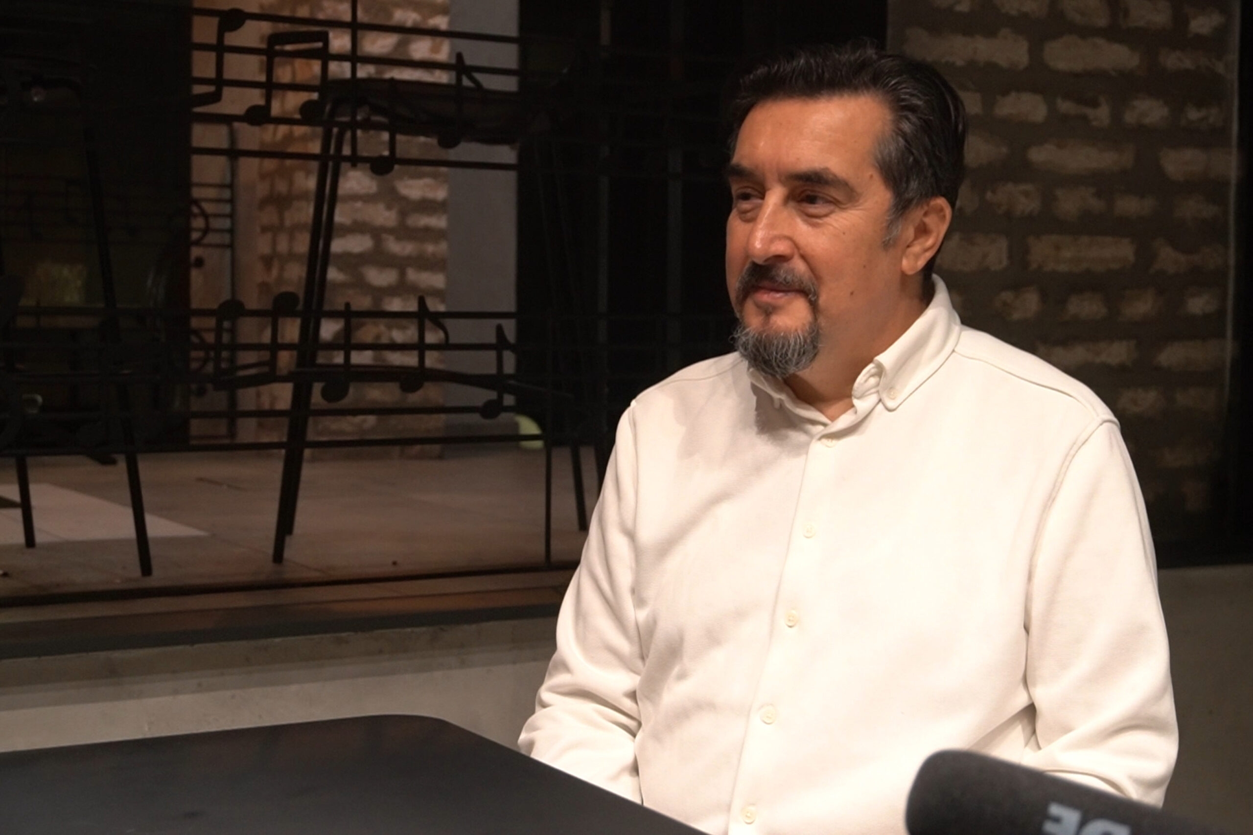 (VIDEO) Intrige koje potresaju svijet KULTURE I ARHEOLOGIJE: Šta nam to otkriva Zoran Stefanović u novoj epizodi "Filozofiram sa"