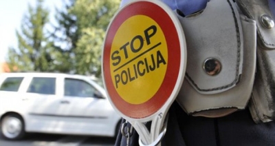 Skupo će vas koštati: Vozači, oprez! Ako nemate ovo u autu, mogli biste platiti paprenu kaznu
