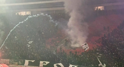 Делије и Гробари се гађали бакљама, појавио се снимак пред 180. вјечити дерби