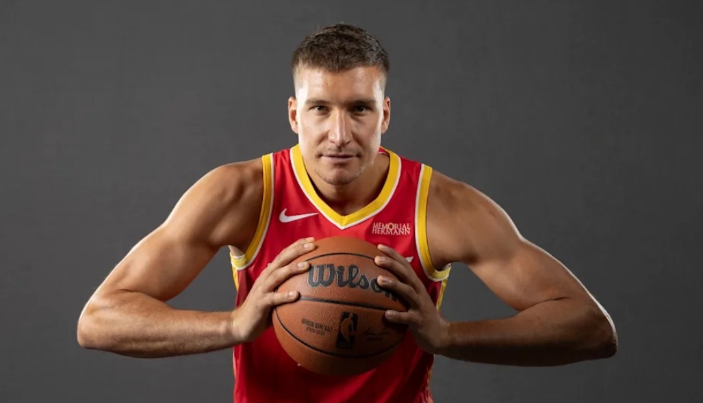 Bogdanović predvodio Hjuston do pobjede: Srbin zatrpao koš Oklahome
