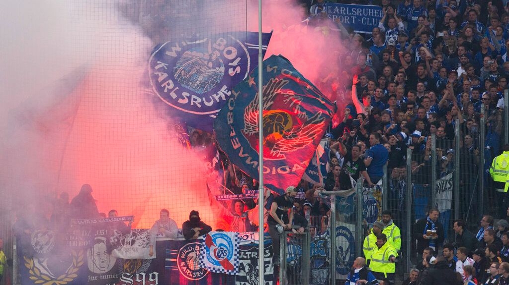 Rat navijača i influensera: Jednog izbacili sa stadiona, drugi klub najavljuje zabranu