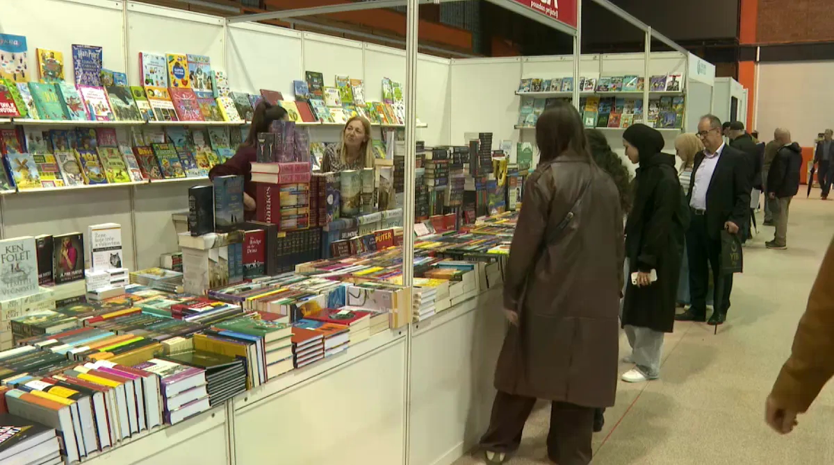 Miris papira nema alternativu: Otvoren 37. Međunarodni sajam knjiga u Sarajevu