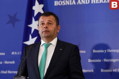 MINISTAR SEVLID HURTIĆ ODGOVORIO MARIJU KARAMATIĆU: 'Ako je problem zastava s ljiljanima, neka prijave i Schalke'