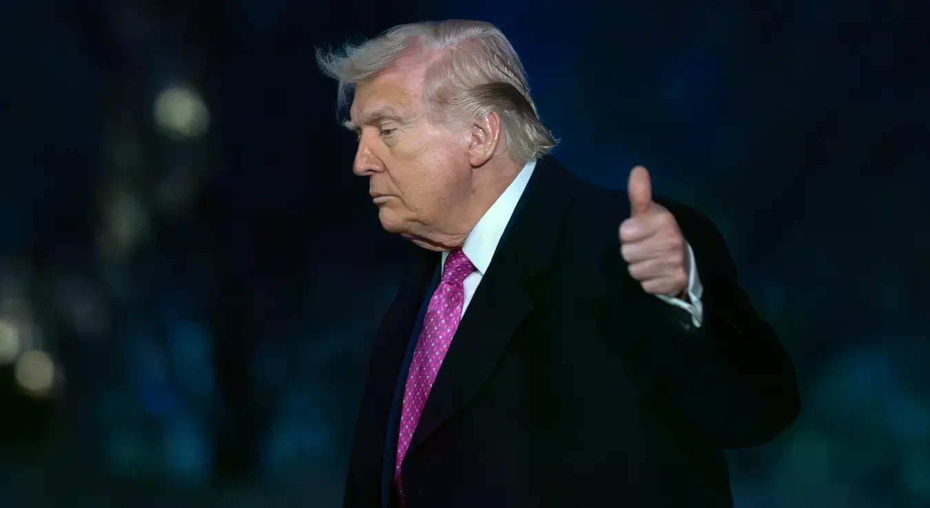 Трамп: Све под контролом у Ормуском мореузу