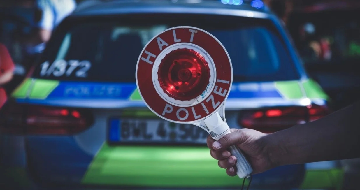 Austrijska policija spriječila tragediju: Bosanac sa djecom u automobilu vozio u suprotnom smjeru