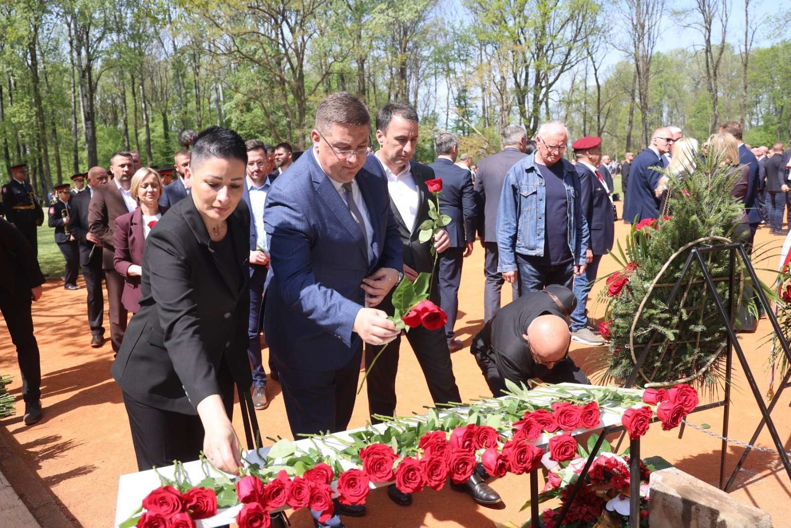 (FOTO) "Simbol najveće tragedije srpskog naroda u 20. vijeku" Jokić poručio da je Srpska rođena iz sjećanja na Jasenovac i Donju Gradinu