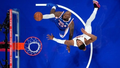 Video / Već su im zviždali, onda je nastao spektakl: Lebron učestvovao u najvećem preokretu karijere