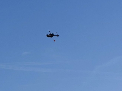 Helikopter gasi vatru u blizini manastira Ostrog (VIDEO)