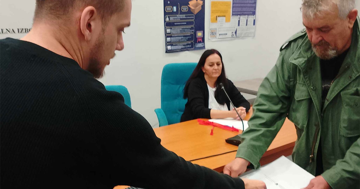 CIK ovjerio 29 koalicija, kaznio šest stranaka i Lučića
