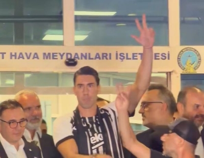 Hiljade navijača dočekalo Vlahovića, Bešiktaš predstavio najveće pojačanje