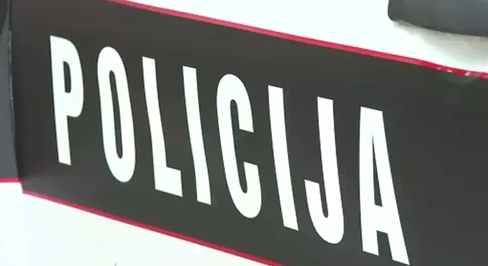 Дјевојка аутомобилом ударила дјевојчицу: Малољетница задобила повреде