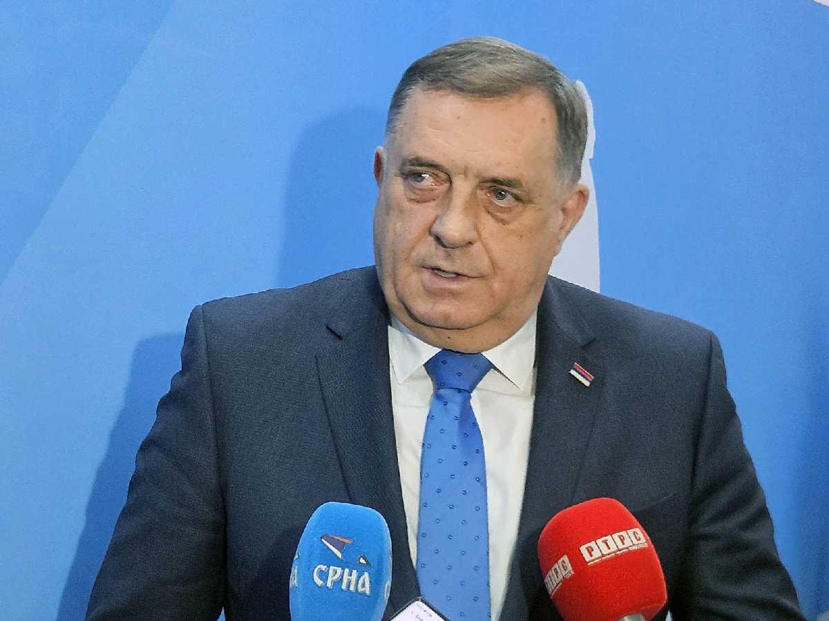 Dodik: Prosječna plata u Srpskoj sredinom naredne godine 1.000 evra