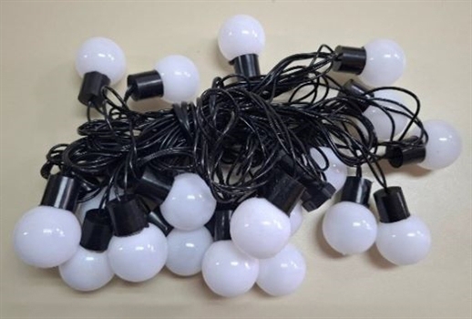 Sa tržišta povučeni lampioni zbog opasnosti od strujnog udara i požara