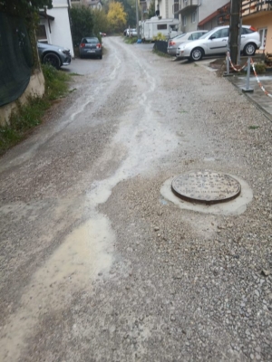 Godinama kroz blato i prljavštinu u banjalučkoj ulici (Foto)