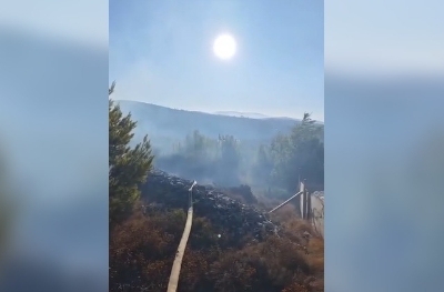 Žena pala s broda tokom bijega od vatre, bori se za život, evakuirano 700 osoba