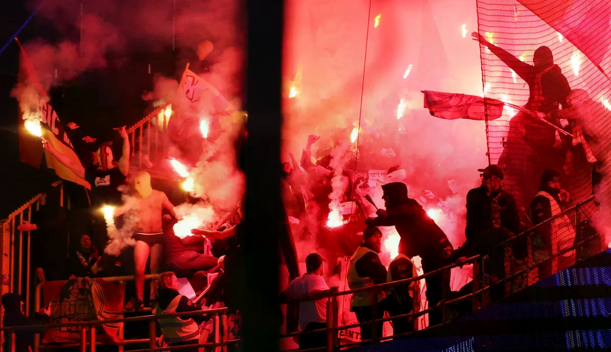 UEFA žestoko kaznila evropske klubove: Zabrane za navijače i novčane kazne zbog incidenata (VIDEO)