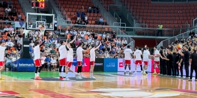 Pogledajte kako je Tarik Biberović dočekan ovacijama u Zenici pred početak utakmice protiv BiH