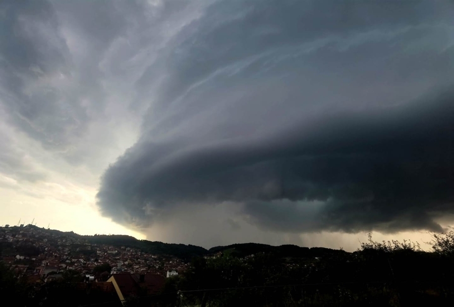 GRMI, PUŠE, PADA: Evo kakvo nas vrijeme očekuje u narednih nekoliko dana...