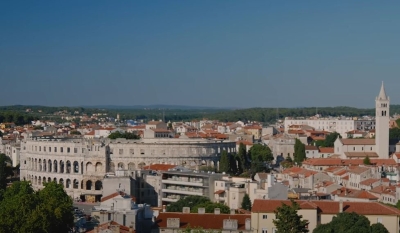 U Puli napadnut frontmen KUD Idijota i njegova supruga
