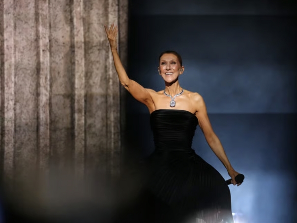 Celine Dion rasplakala 30.000 ljudi u Parizu: "Večeras pjevam za život"