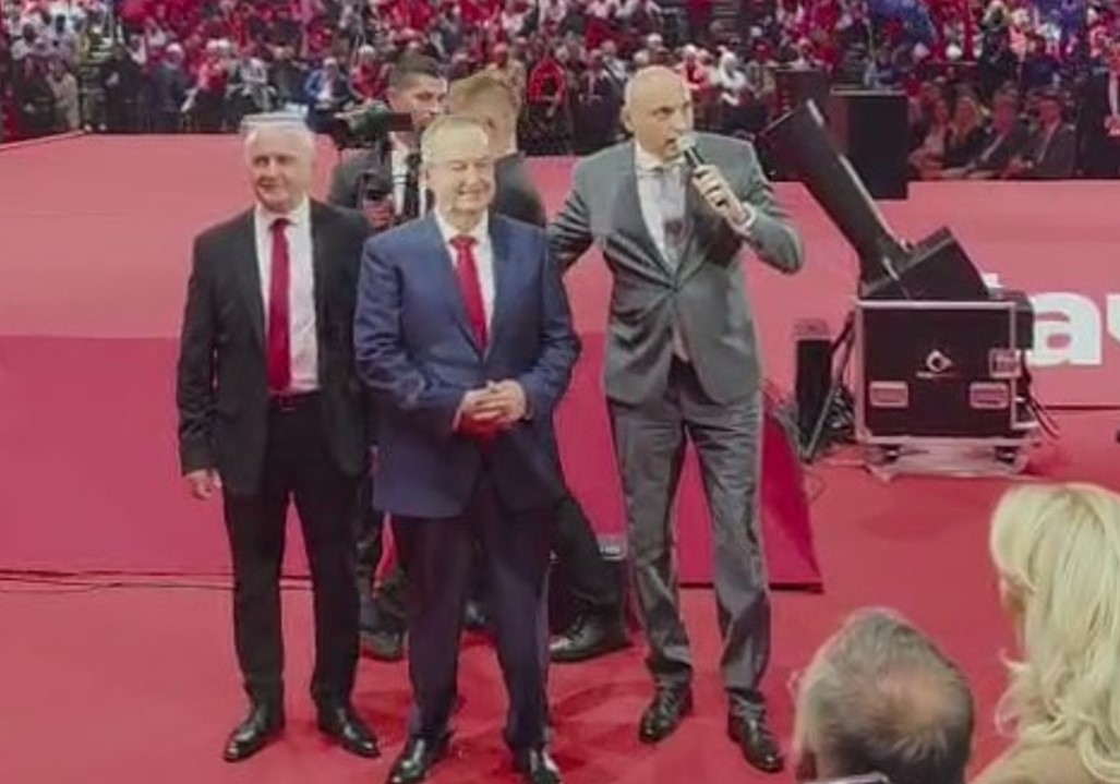 (VIDEO) Banjac na skupu SPS u Areni: Ivica Dačić nikad NEĆE DOZVOLITI da Republika Srpska nestane