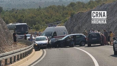 Nesreća na putu Stolac – Neum: Sudarila se tri vozila, ima povrijeđenih