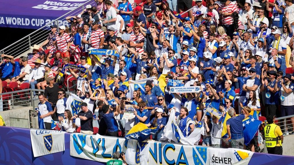 Video / "Jedna si jedina" orilo se Levi's stadionom: Himna BiH ispraćena gromoglasnim aplauzom