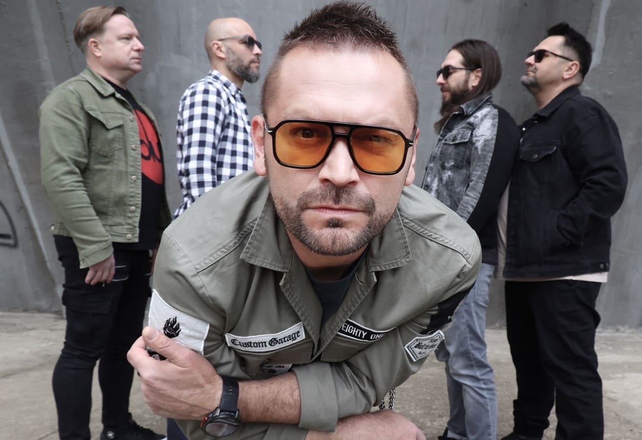 Ivan Dečak, frontmen benda VATRA za BUKU: Rokenrol je konstanta, svi ostali pravci su usputni bljeskovi