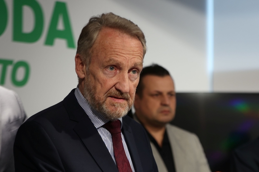 IZETBEGOVIĆ BEZ DLAKE NA JEZIKU: 'Čović traži izmjenu Ustava zbog jedne fotelje, dok je nama oteto 28 pozicija!'